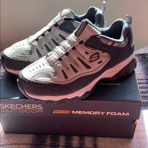 🔵Skechers Outdoors